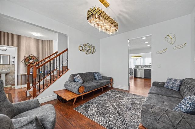 7116 Bluestream Drive, Tipp City, OH 45371