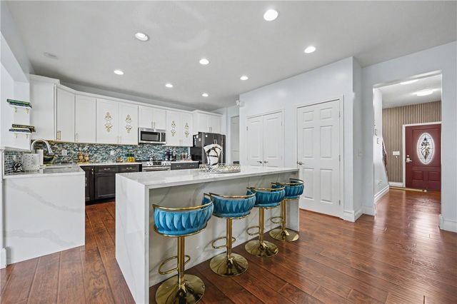 7116 Bluestream Drive, Tipp City, OH 45371