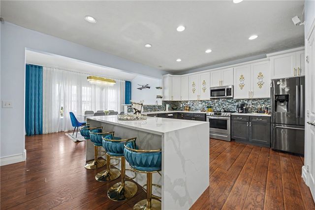 7116 Bluestream Drive, Tipp City, OH 45371