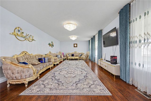 7116 Bluestream Drive, Tipp City, OH 45371