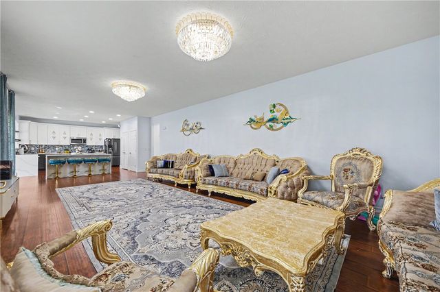 7116 Bluestream Drive, Tipp City, OH 45371