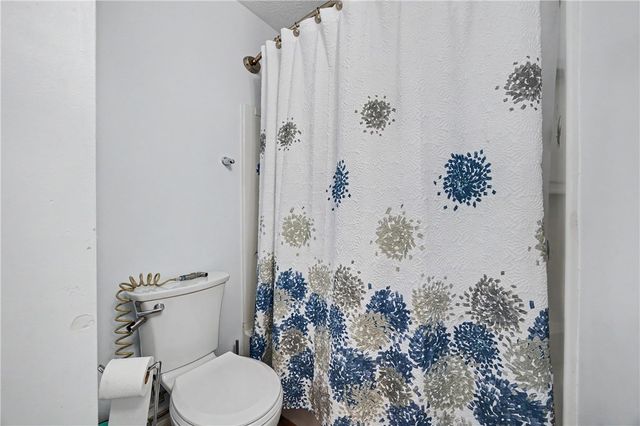 7116 Bluestream Drive, Tipp City, OH 45371