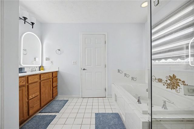 7116 Bluestream Drive, Tipp City, OH 45371