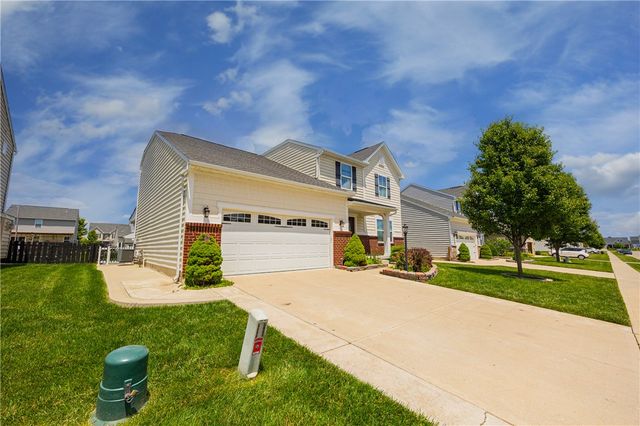 7116 Bluestream Drive, Tipp City, OH 45371
