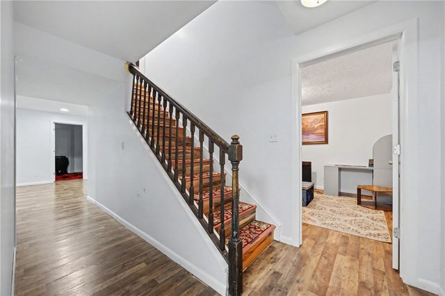 7116 Bluestream Drive, Tipp City, OH 45371