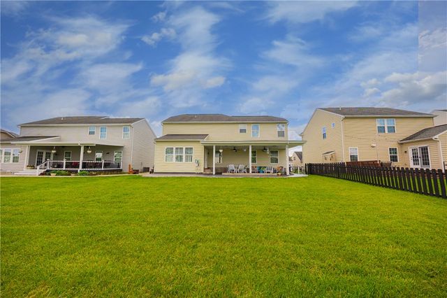 7116 Bluestream Drive, Tipp City, OH 45371