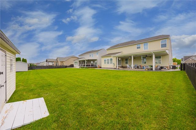 7116 Bluestream Drive, Tipp City, OH 45371