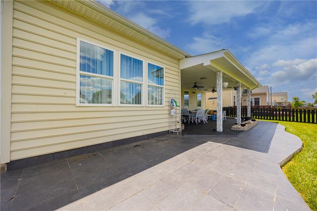 7116 Bluestream Drive, Tipp City, OH 45371