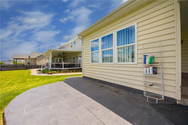 7116 Bluestream Drive, Tipp City, OH 45371