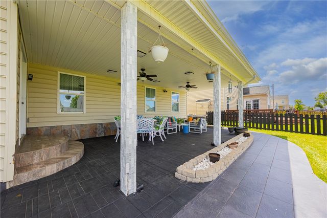 7116 Bluestream Drive, Tipp City, OH 45371