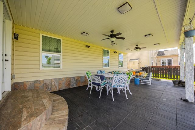 7116 Bluestream Drive, Tipp City, OH 45371