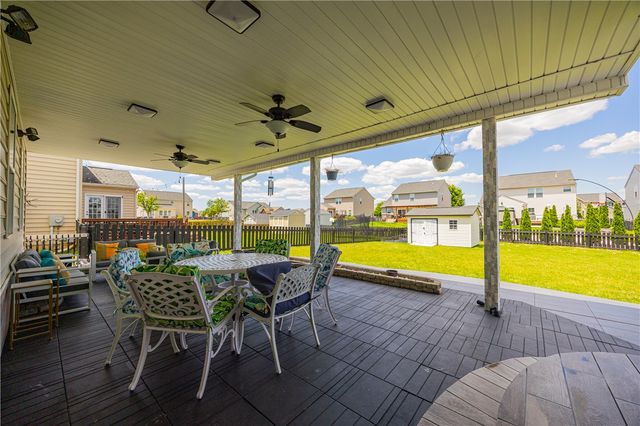 7116 Bluestream Drive, Tipp City, OH 45371