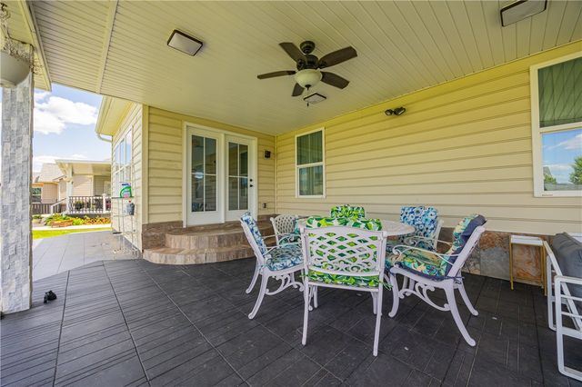 7116 Bluestream Drive, Tipp City, OH 45371