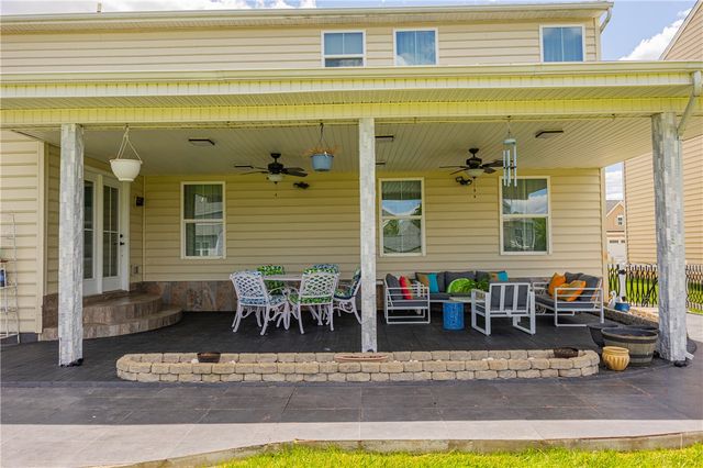 7116 Bluestream Drive, Tipp City, OH 45371