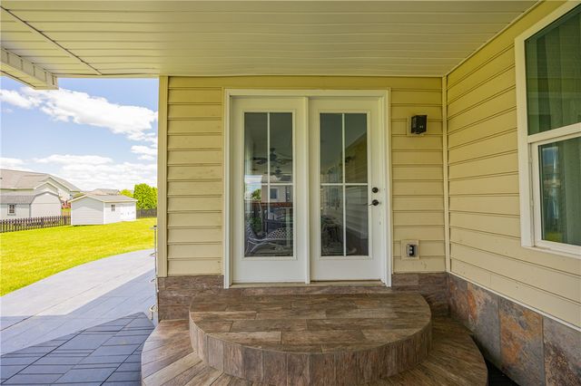 7116 Bluestream Drive, Tipp City, OH 45371