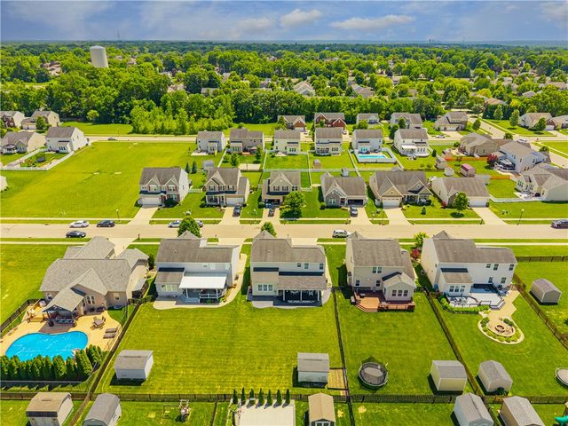 7116 Bluestream Drive, Tipp City, OH 45371