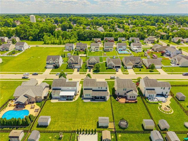 7116 Bluestream Drive, Tipp City, OH 45371