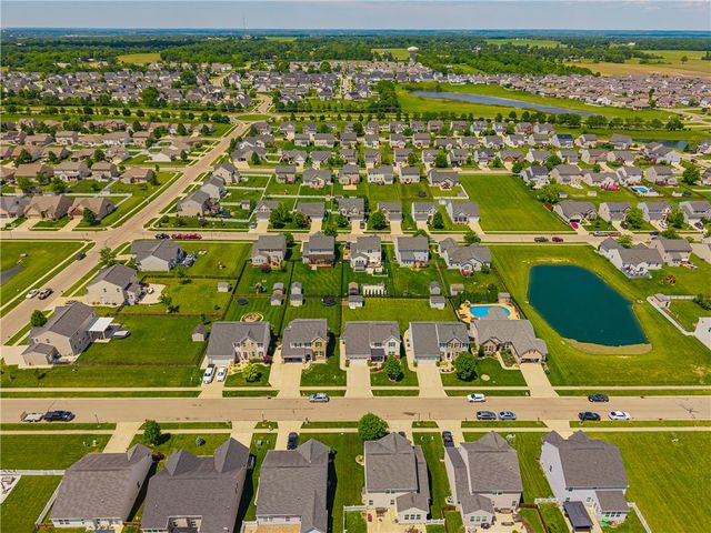 7116 Bluestream Drive, Tipp City, OH 45371