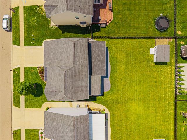 7116 Bluestream Drive, Tipp City, OH 45371