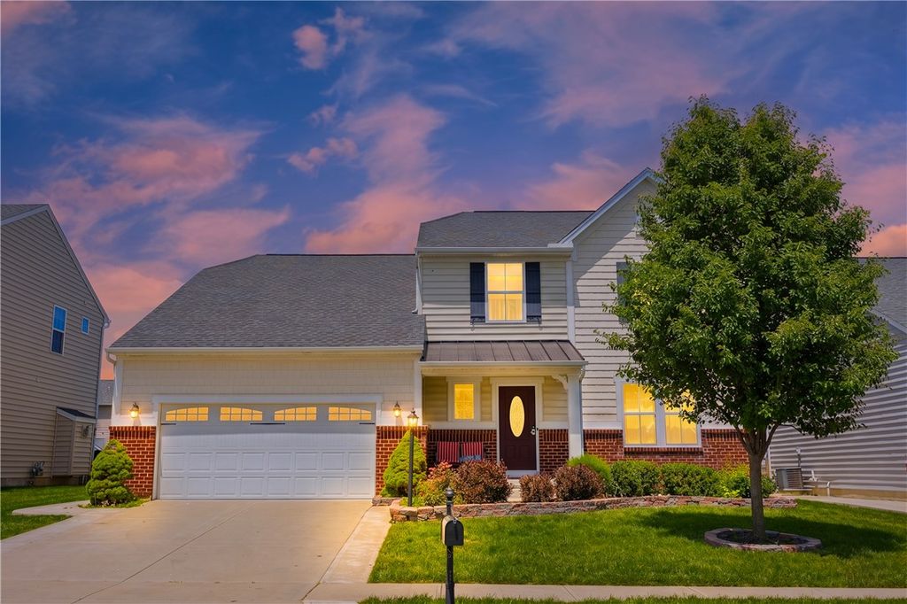 7116 Bluestream Drive, Tipp City, OH 45371