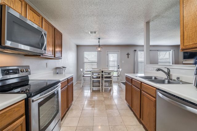 2705 Kernville Drive, Wylie, TX 75098