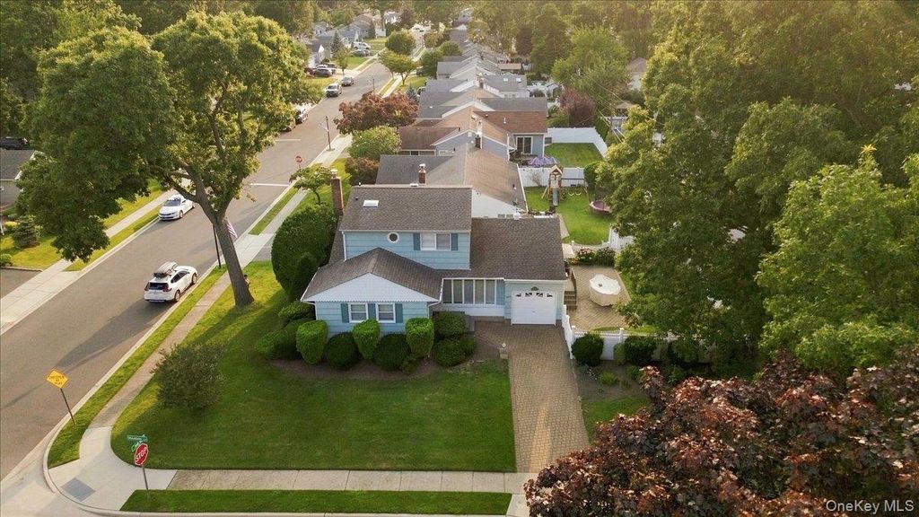 1426 MEADOW Lane, Seaford, NY 11783 — photo 2