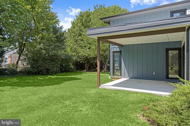 3112 N ROSSER ST, Alexandria, VA 22311