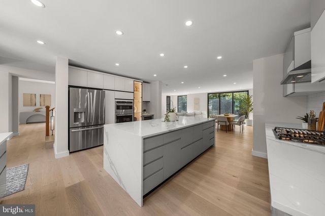 3112 N ROSSER ST, Alexandria, VA 22311