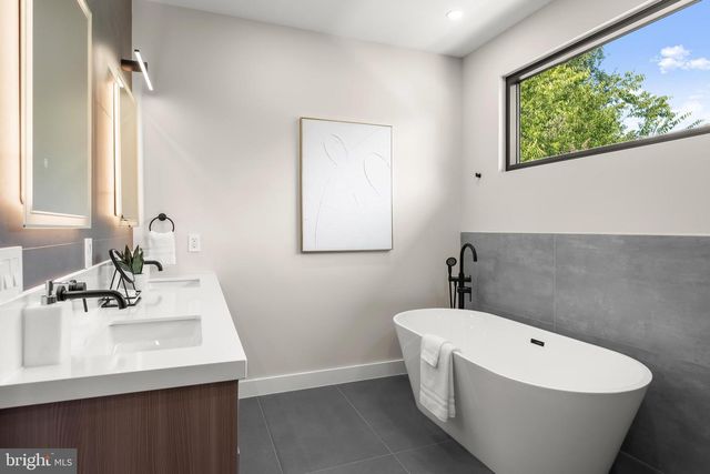3112 N ROSSER ST, Alexandria, VA 22311