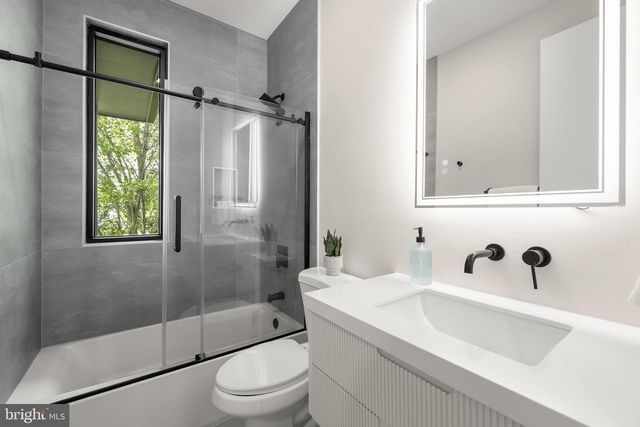 3112 N ROSSER ST, Alexandria, VA 22311