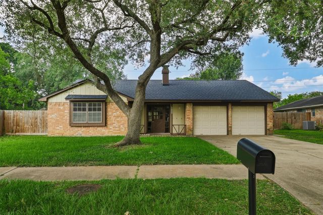 5006 Whispering Falls Drive, Houston, TX 77084