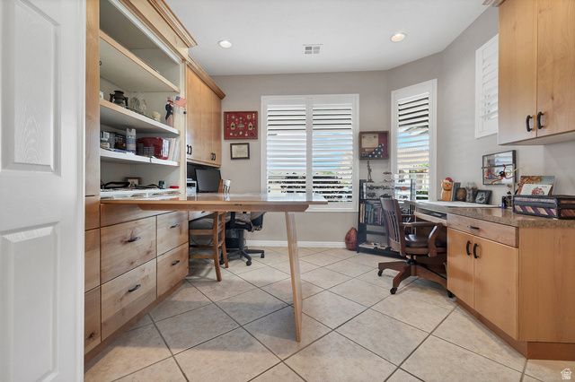 4593 S FLAMING ARCH DR, St. George, UT 84790