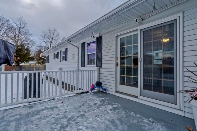 68 Hamilton St, Springfield, MA 01119