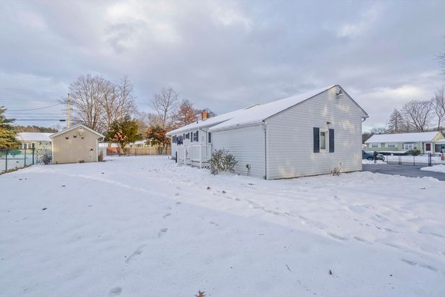 68 Hamilton St, Springfield, MA 01119