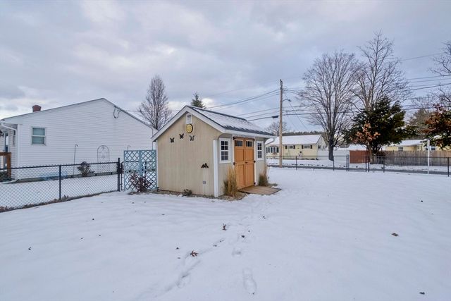 68 Hamilton St, Springfield, MA 01119