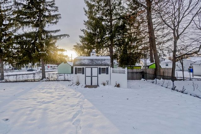 68 Hamilton St, Springfield, MA 01119