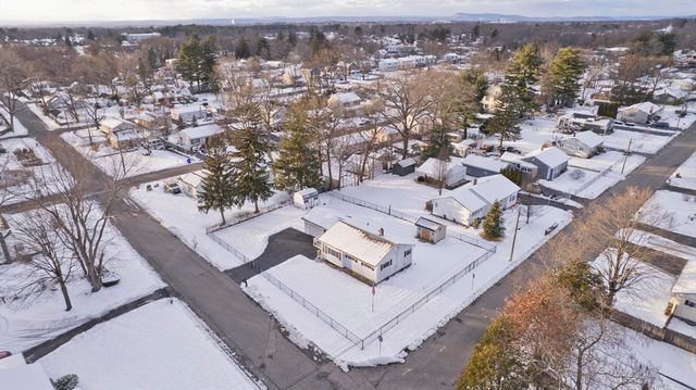 68 Hamilton St, Springfield, MA 01119