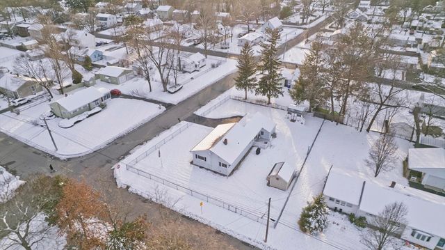 68 Hamilton St, Springfield, MA 01119