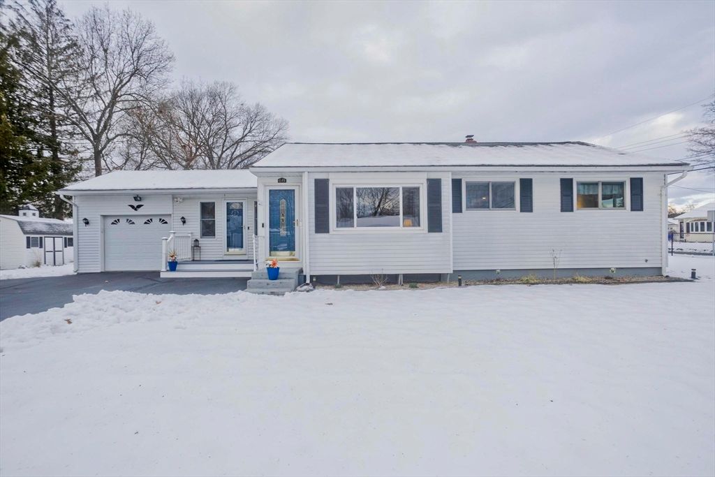 68 Hamilton St, Springfield, MA 01119