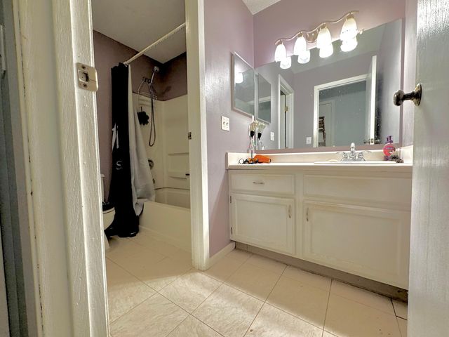 5232 Redlands Drive, Hilliard, OH 43026