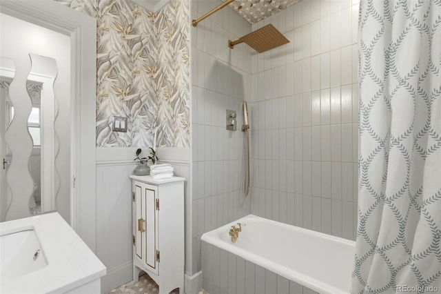 2500 Grape Street, Denver, CO 80207