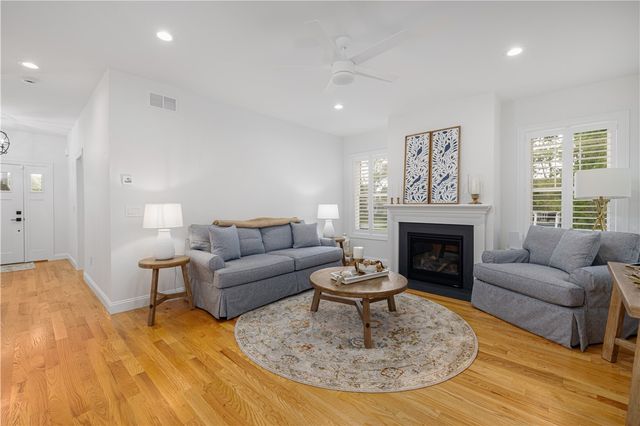124 Oak Street, South Kingstown, RI 02879