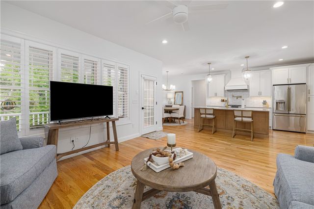 124 Oak Street, South Kingstown, RI 02879