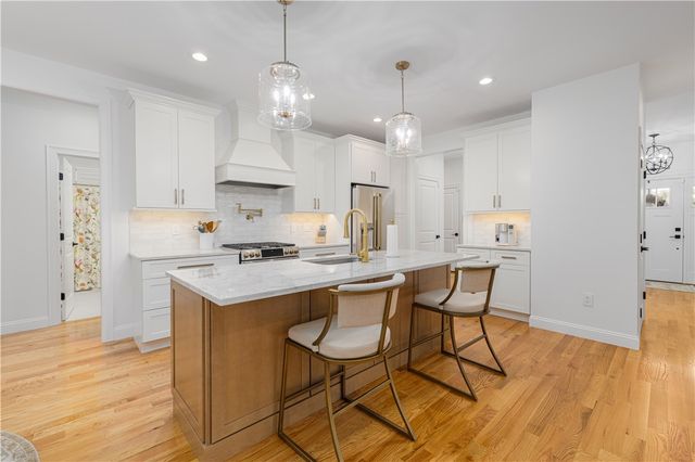 124 Oak Street, South Kingstown, RI 02879