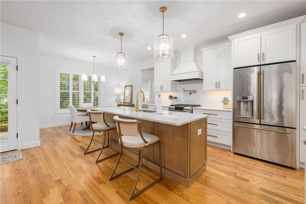 124 Oak Street, South Kingstown, RI 02879