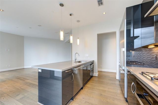 1409 Post Oak Boulevard 1003, Houston, TX 77056