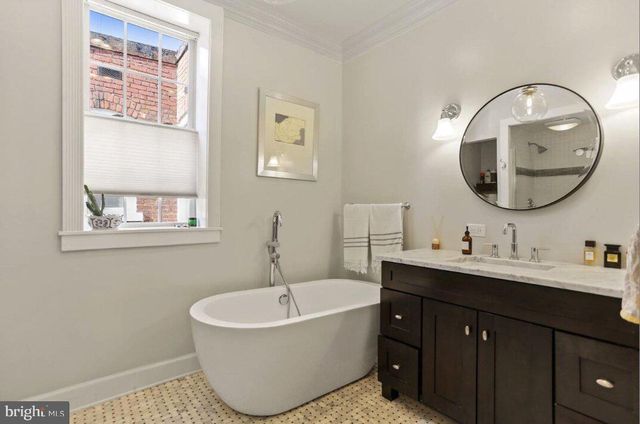 3008 11TH ST NW, Washington, DC 20001