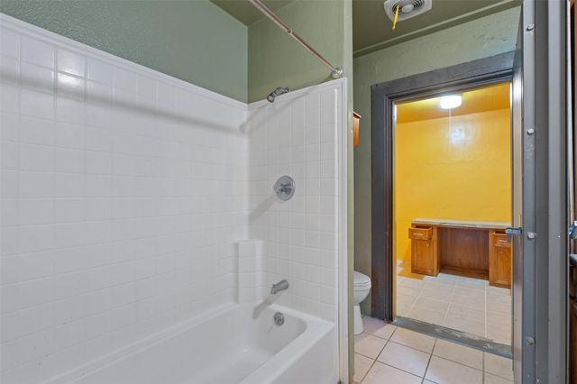 212 Thousand Oaks DR, Cedar Creek, TX 78612