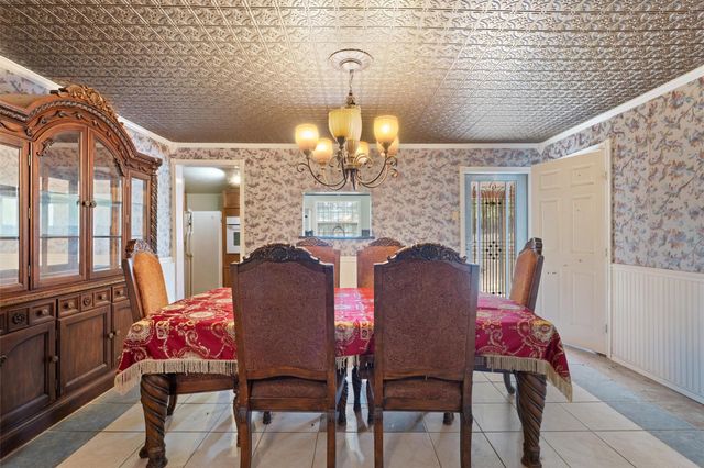 212 Thousand Oaks DR, Cedar Creek, TX 78612