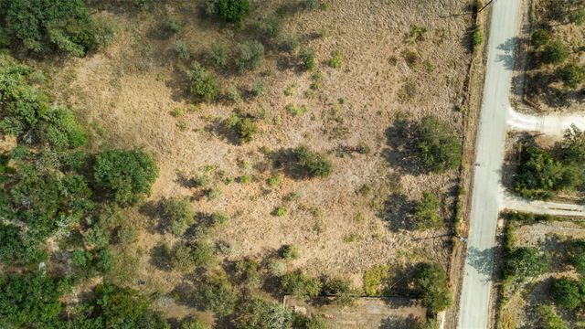 212 Thousand Oaks DR, Cedar Creek, TX 78612
